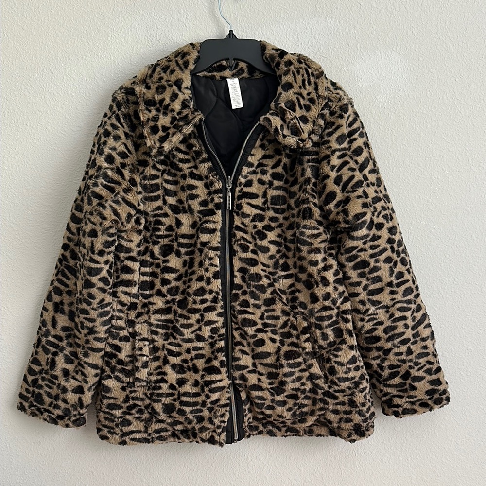Love Life Live plush leopard coat large